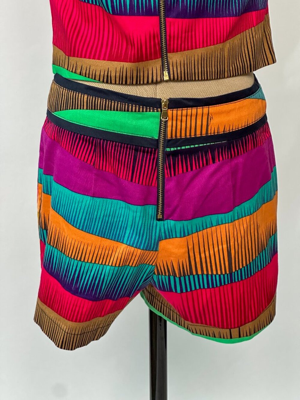 Trina Turk Women’s Sleeveless Top & Short Set NWT - Picture 3 of 12